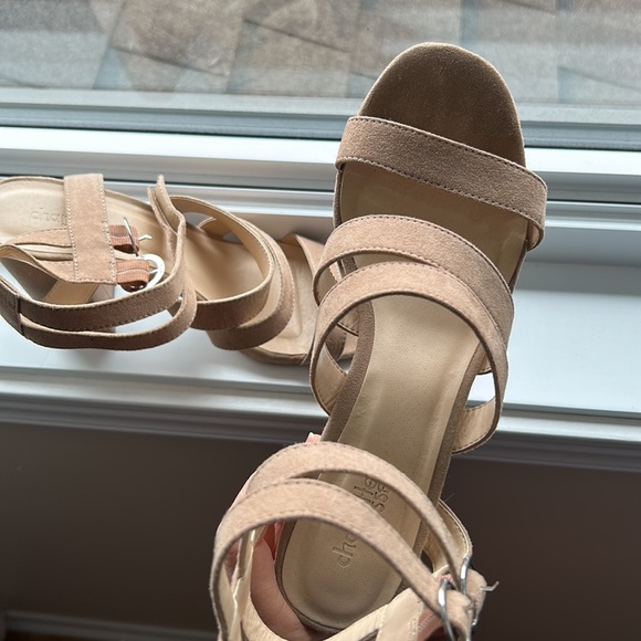 Heels - Picture 2 of 4